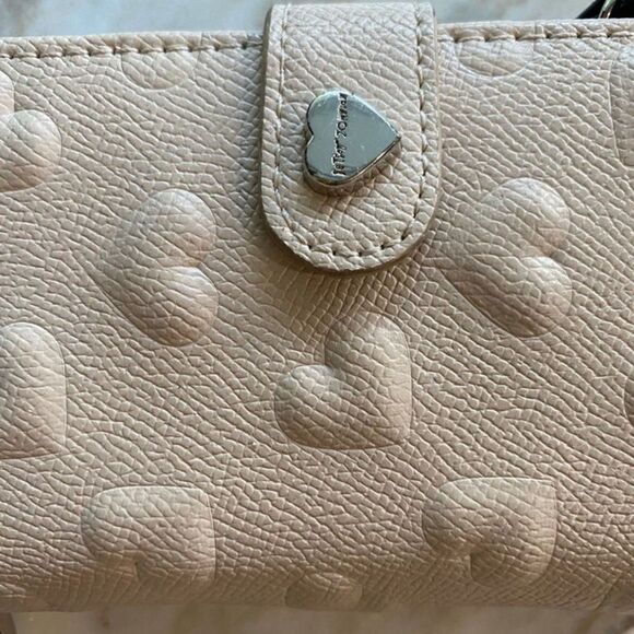 Betsey Johnson Heart XO Wallet Credit Card Case with Key Ring Faux Leather Beige - Picture 2 of 11